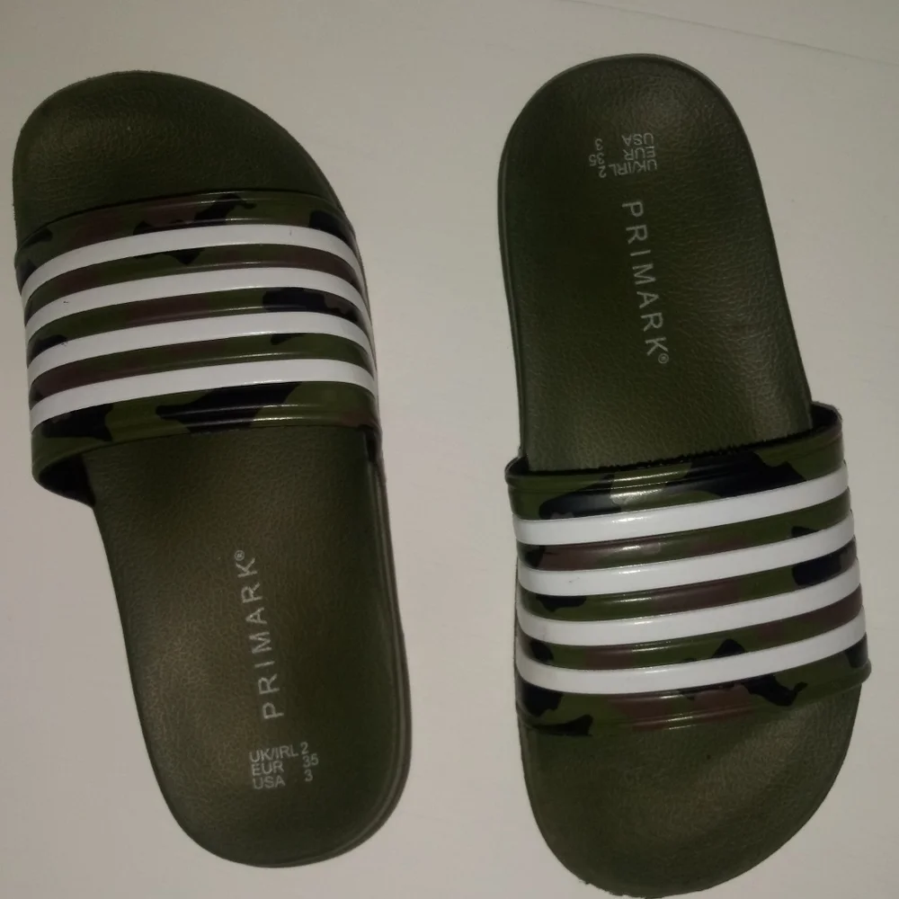 Primark Boys Olive green and white Striped Slides